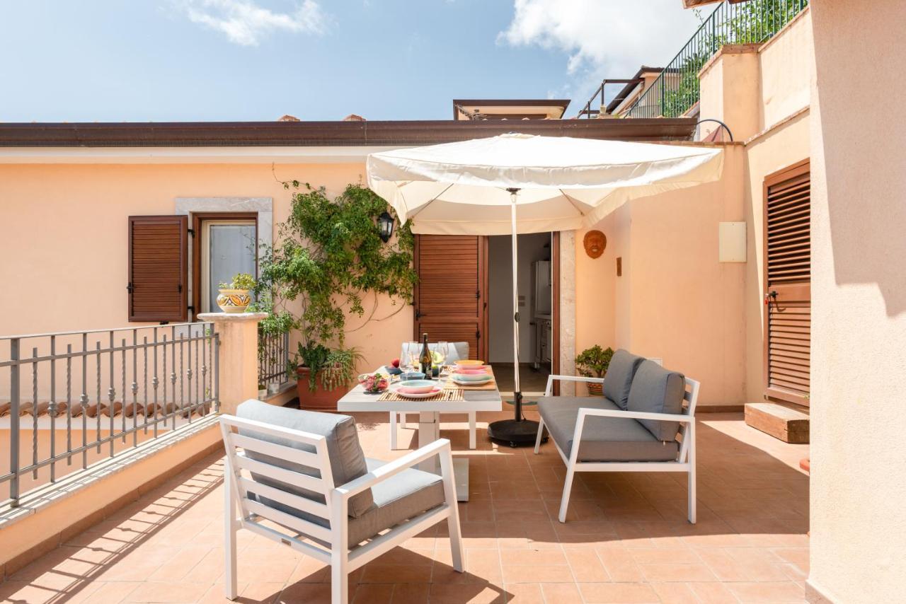 Taormina Panoramic Apartment With Parking Exterior foto