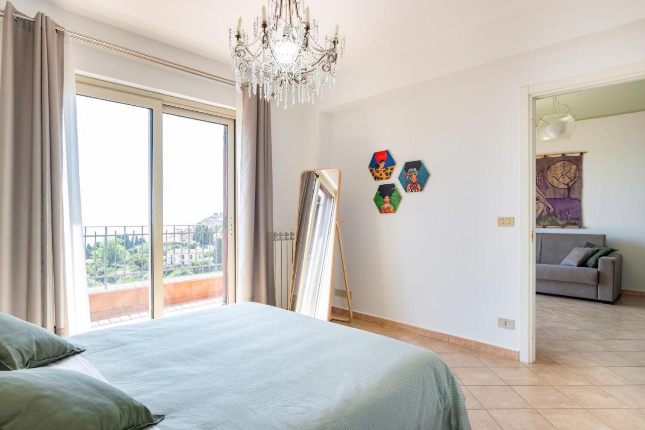 Taormina Panoramic Apartment With Parking Exterior foto